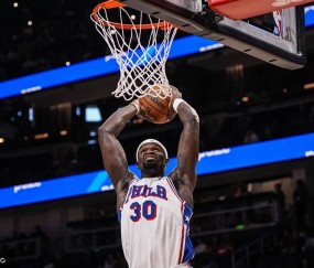 约翰逊35+10马克西空砍31分 老鹰擒76人6连胜