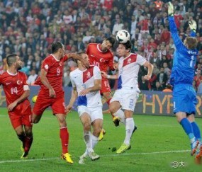 2-0到2-2！法兰克福到手的3分飞了，德甲保级大战一夜变天