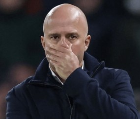 坚决不换帅！斯洛特拿到欧冠名额就留任，利物浦再给2亿欧元买人