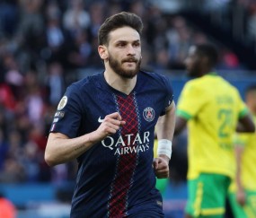 随着克瓦拉茨赫利亚双响+巴黎圣日耳曼3-0，法甲最新积分榜出炉